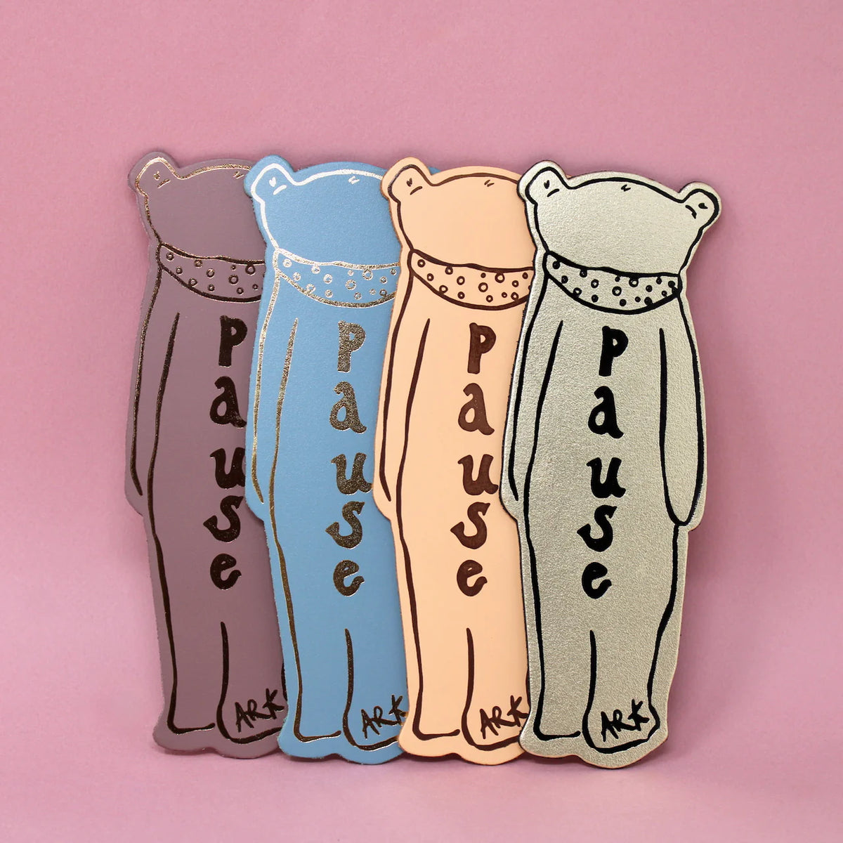 Ark bear bookmarks reading 'Pause'