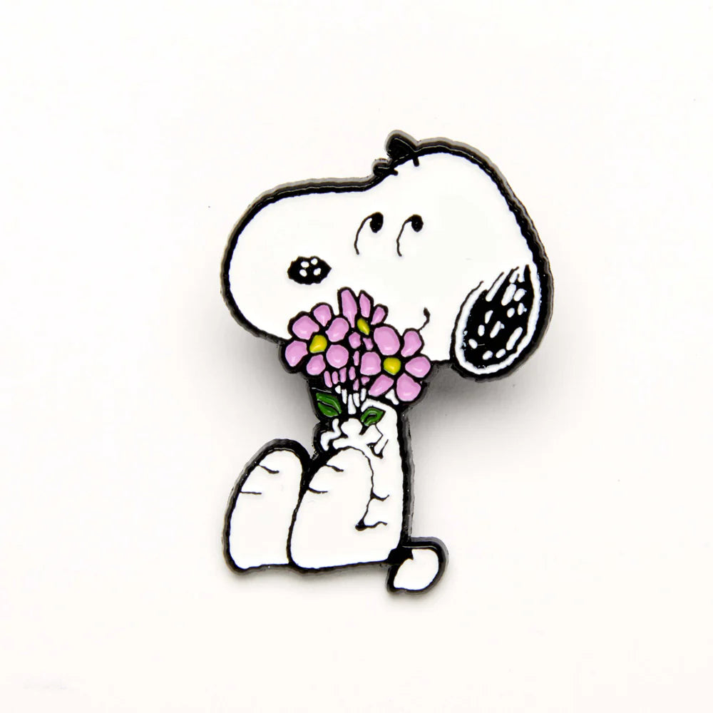 Peanuts enamel pin: Snoopy holding a bunch of pink flowers