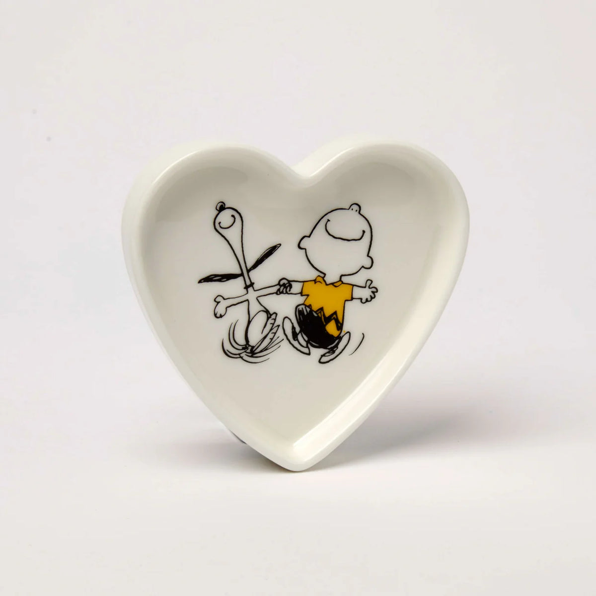 Heart-shaped dancing trinket dish