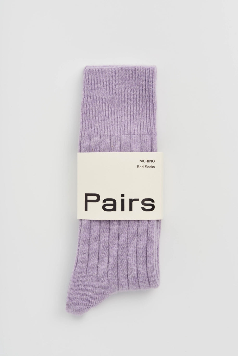 Pairs merino bed socks in parma violet, large, ribbed, with a Pairs paper band
