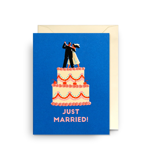 Lagom mini card: a dancing couple on top of a wedding cake, with 'Just married!'