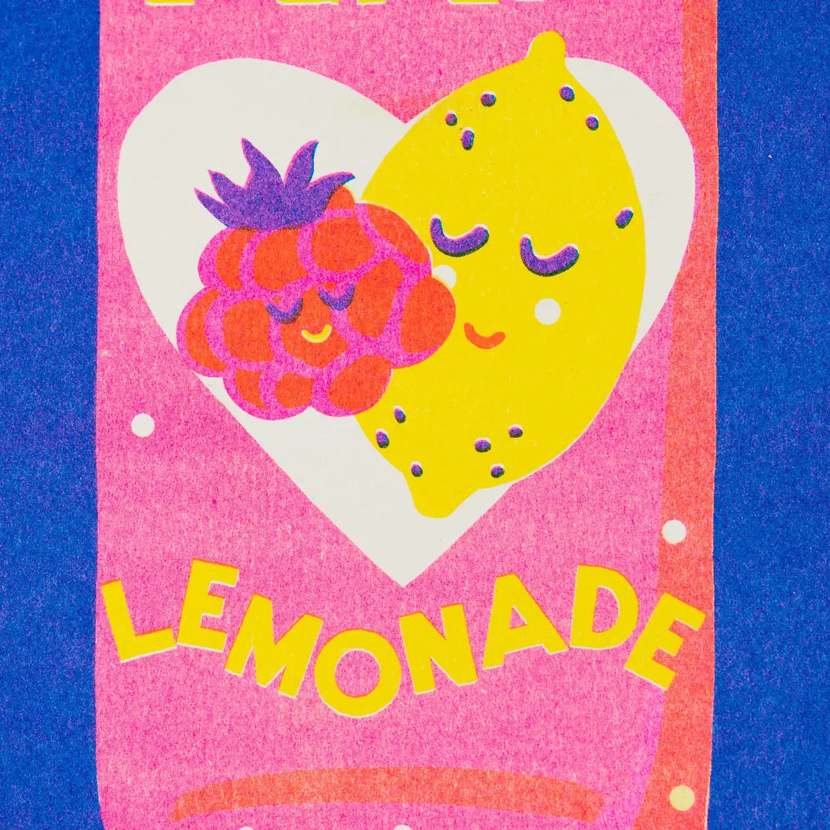 Close-up of the hugging raspberry and lemon