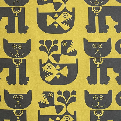Close-up of the cat and piranha pattern