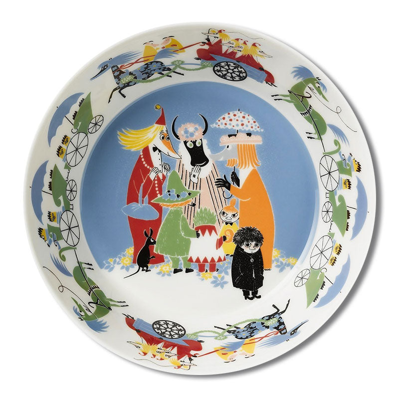 Moomin Friendship serving bowl seen from above with characters inside