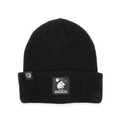 Black ribbed beanie with a Moomintroll winter patch