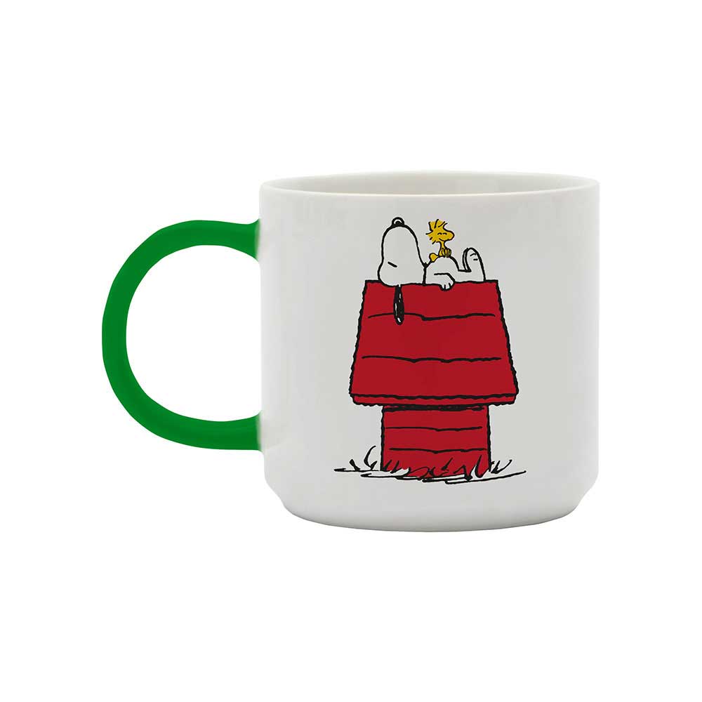 Other side of the mug with Snoopy and Woodstock on the red kennel