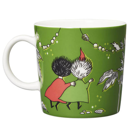 Other side of the mug: Thingumy and Bob from behind under a string of lights
