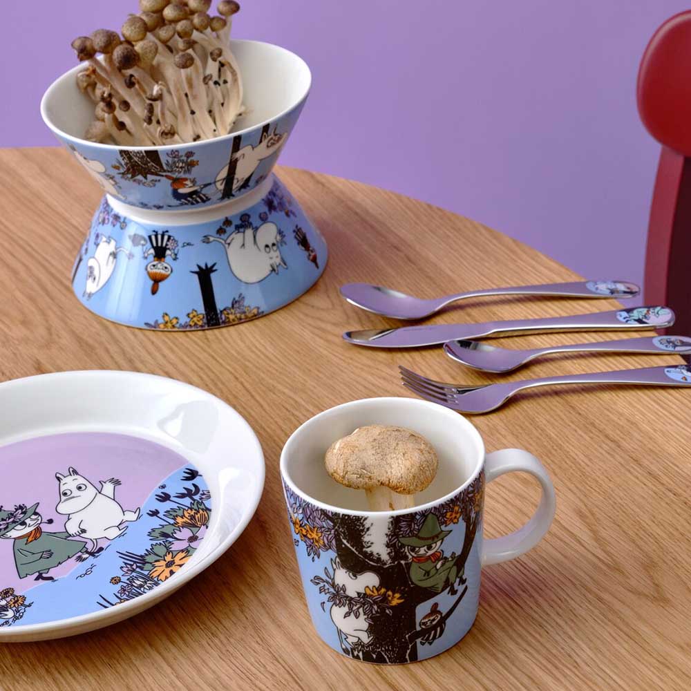 Friends Forever mug on a table with matching tableware