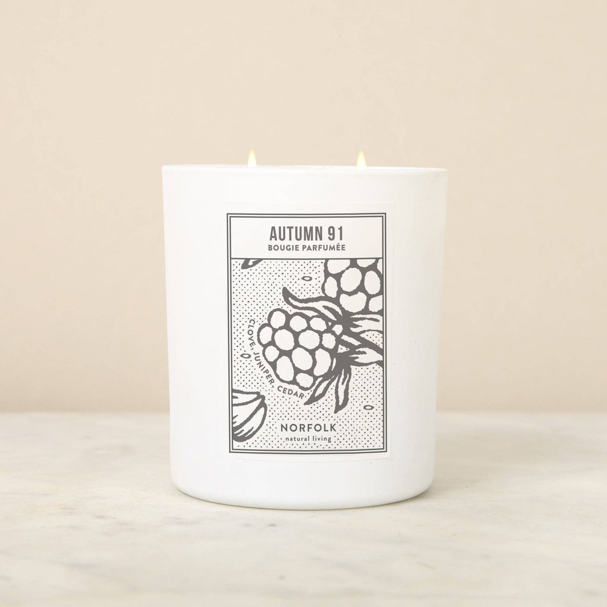 White Norfolk Autumn 91 candle with a blackberry illustration