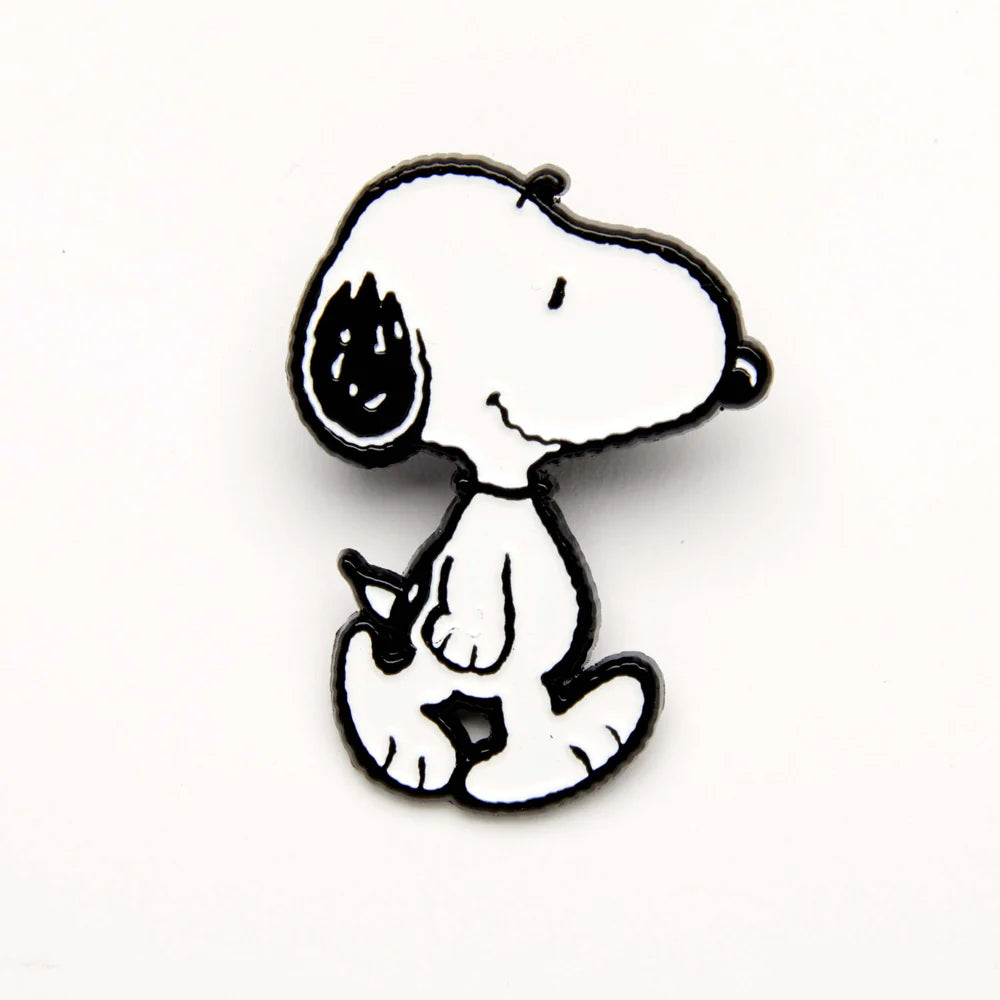 Peanuts Friends Forever enamel pin: Snoopy walking