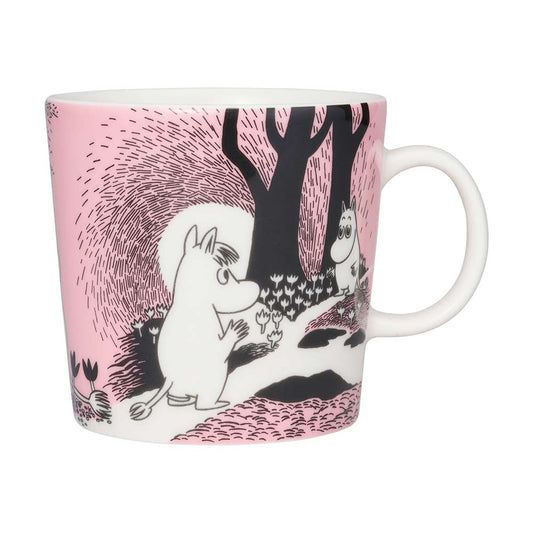 Pink Moomin Love mug with Moomintroll and Snorkmaiden under a tree