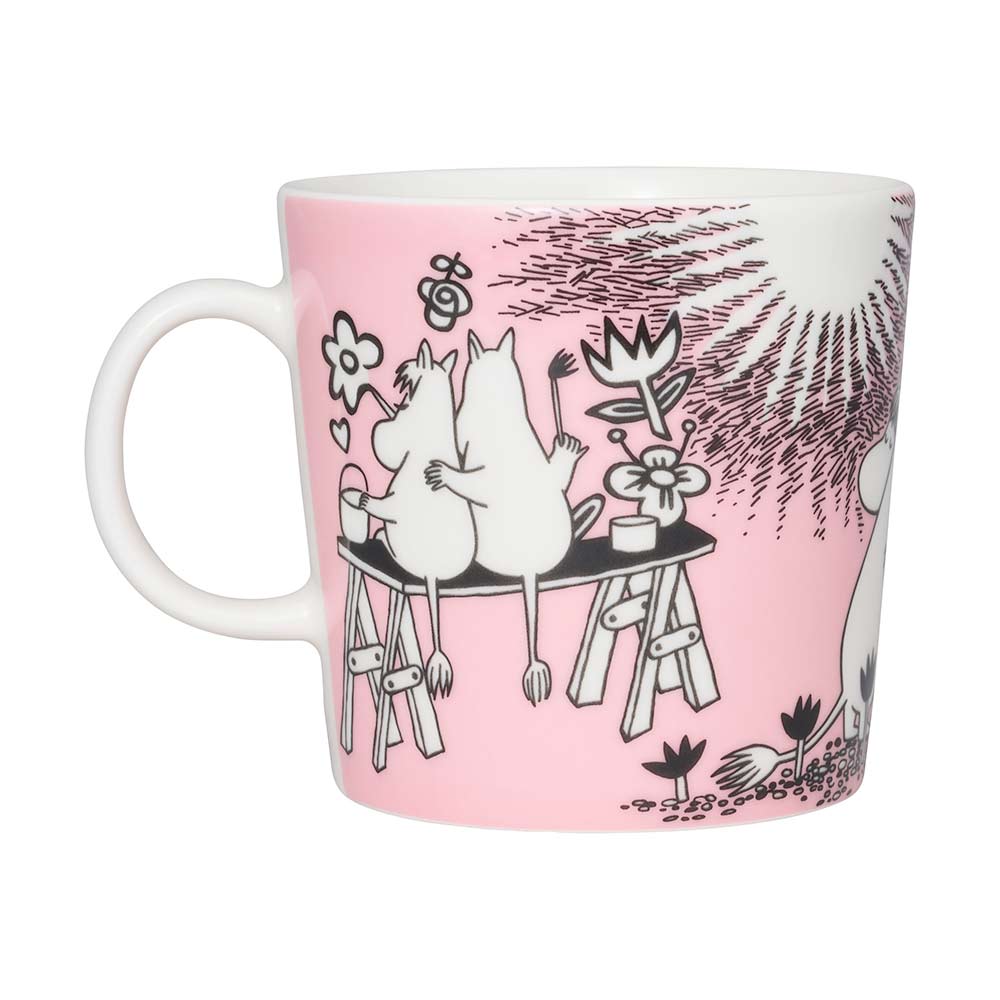 Other side of the Moomin Love mug with the pair sitting on a bench
