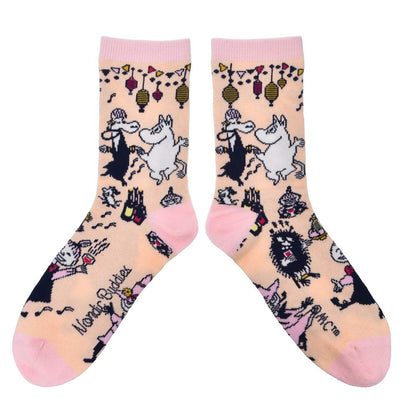 Front view of the Moomin party socks with pink heels and toes