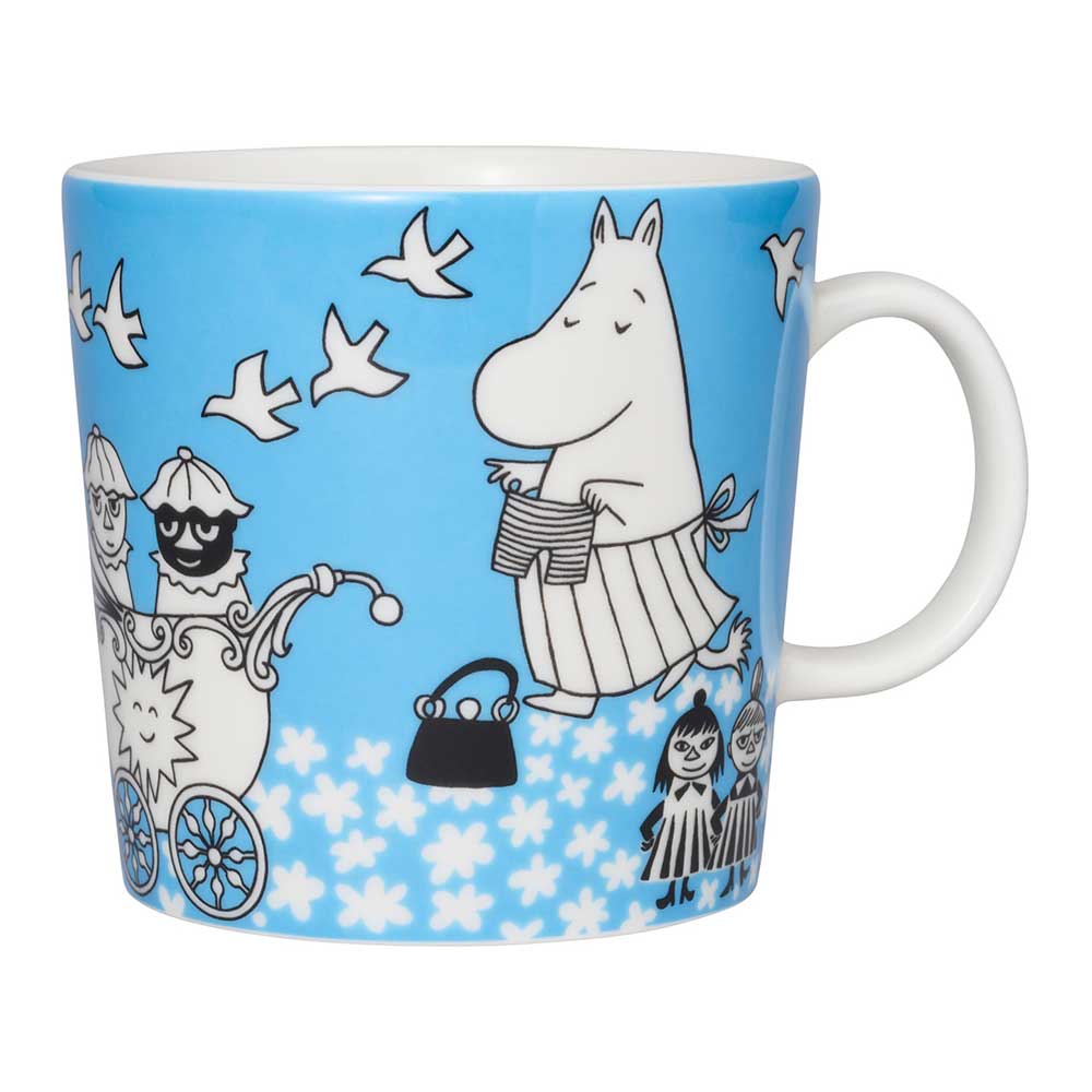 Blue Moomin Peace mug with Moominmamma, Little My and friends among white flowers and doves