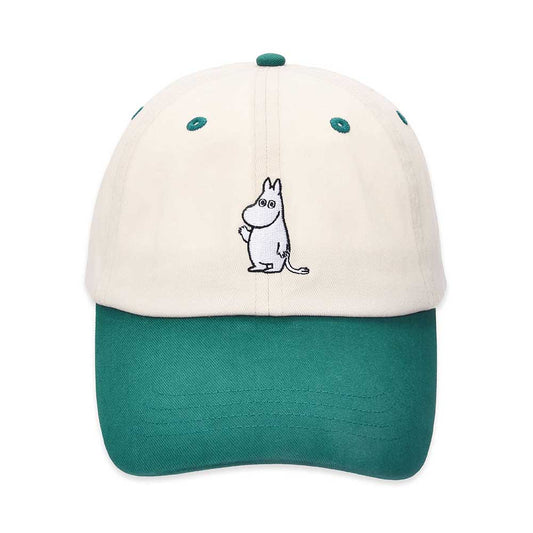Nordic Buddies cream cap with a green peak and an embroidered Moomintroll