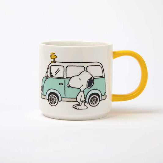 Peanuts Happy Camper mug: Snoopy and Woodstock with a green camper van, with a yellow handle