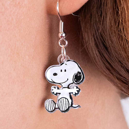 Snoopy hug earring worn