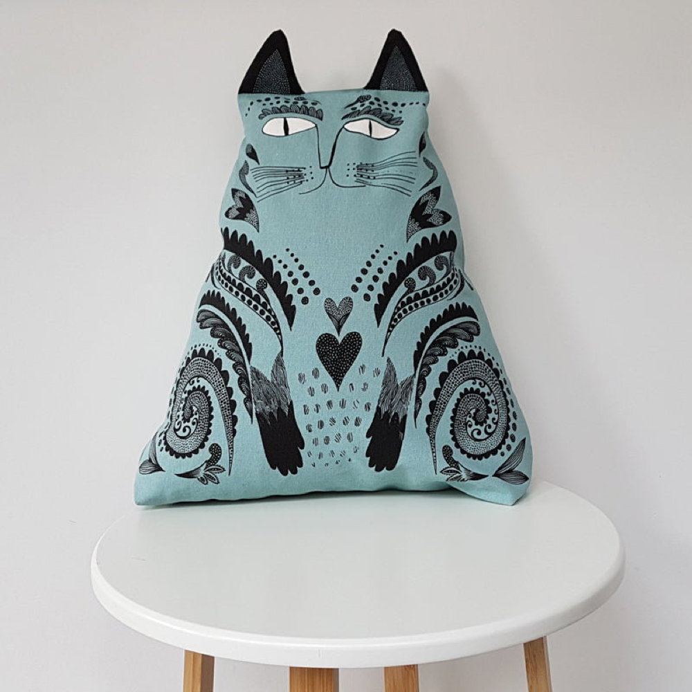 lush-designs-kitty-cushion-blue-1